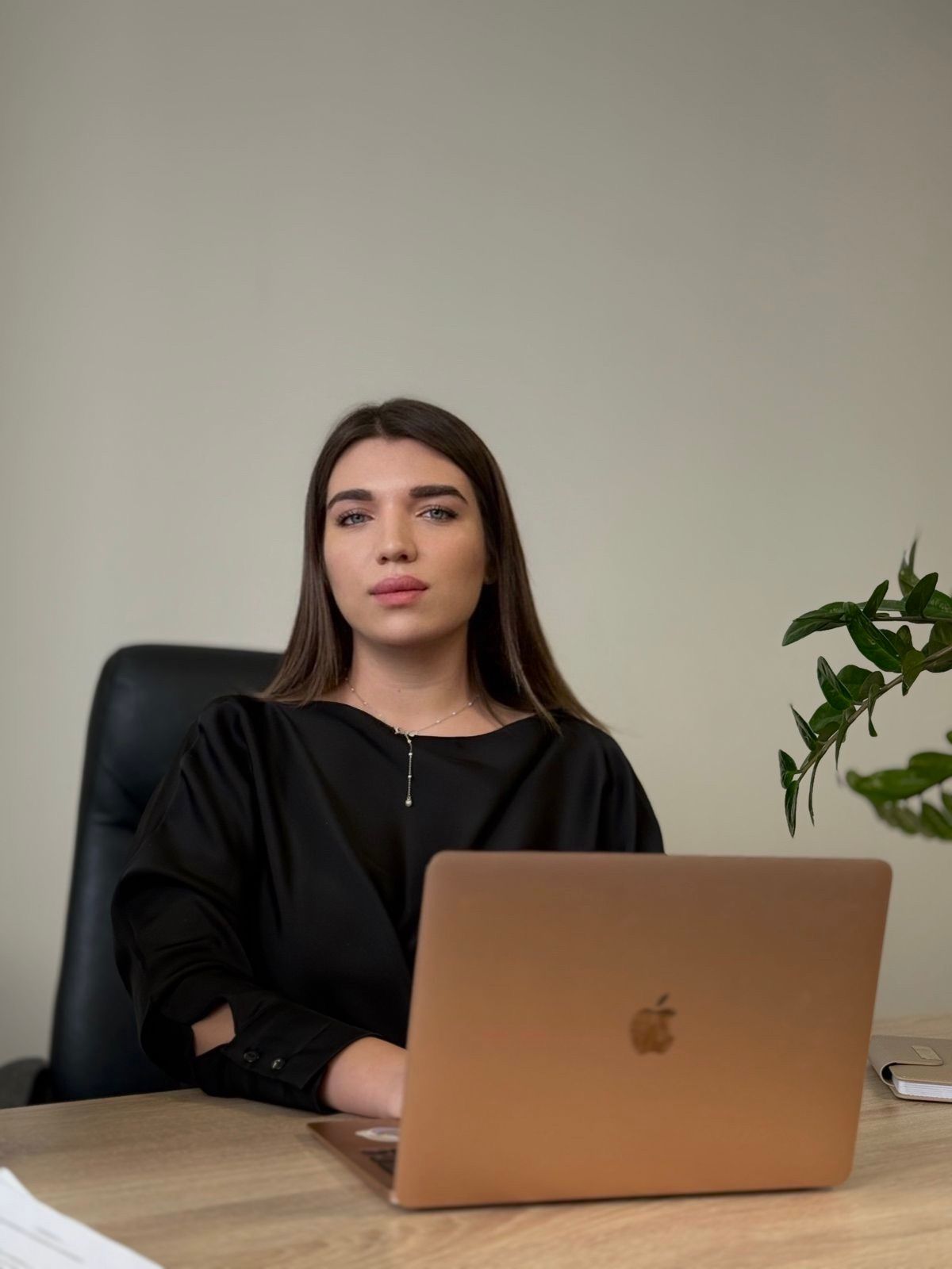 Алина — Ведущий менеджер по логистике