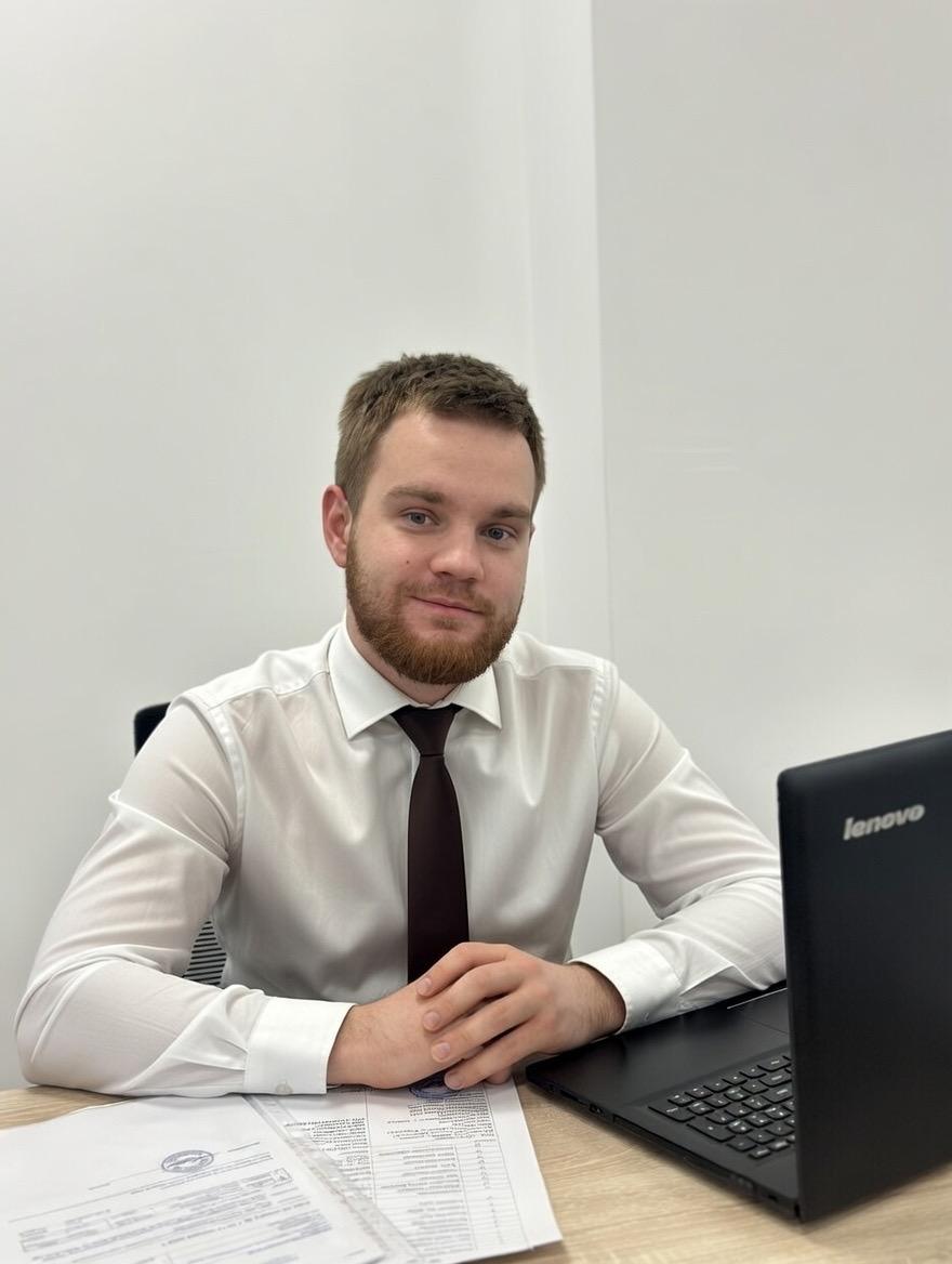 Илья — Логист по международным направлениям